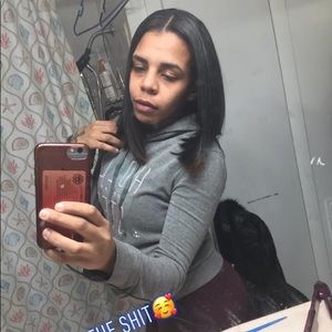 Meet your Posher, Danielle